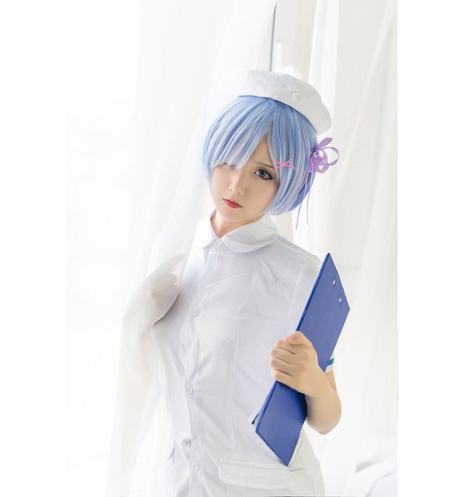 开云入口:凯特王妃妹妹将出书爆料哈里王子军中秘闻(图1) 开云入口